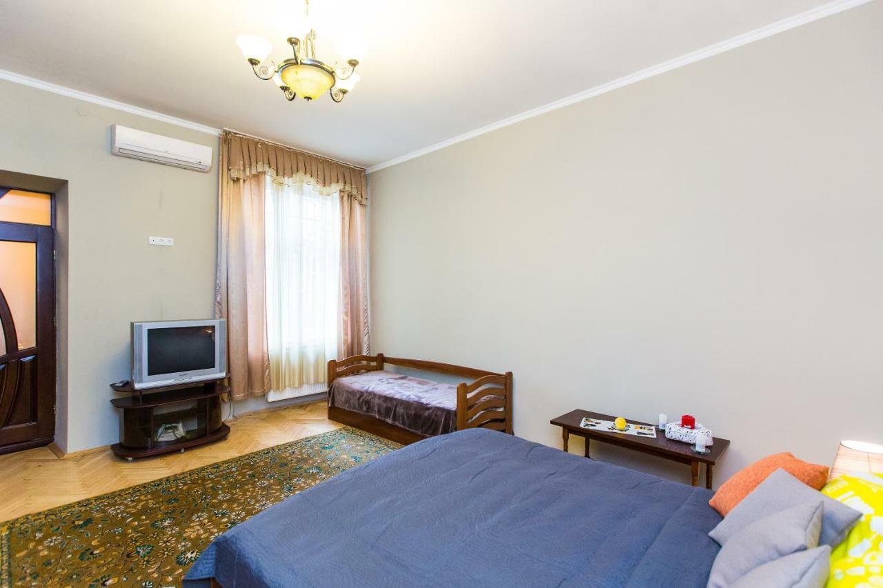 Apartments On Sholom Aleichem Та Ще Варіант Поруч Lviv Exteriör bild